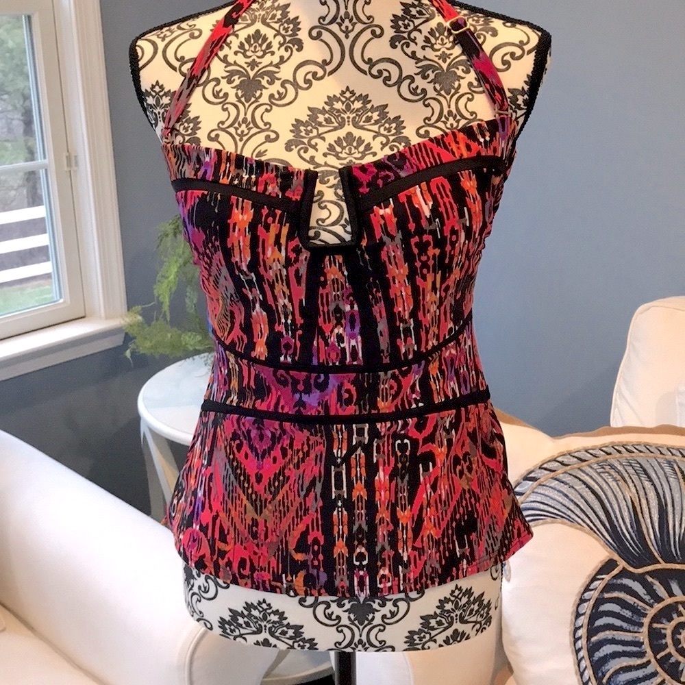 EUC ISLAND escape Tankini top, size 8